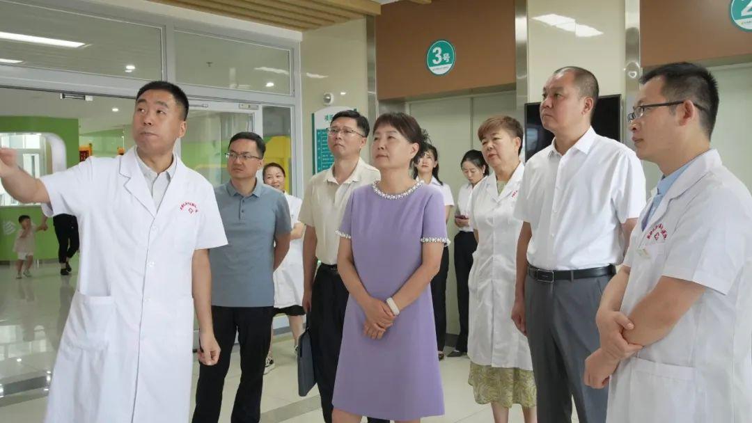 新疆自治区医疗保障局党组成员、副局长赵黎一行到新疆长安中医脑病医院调研
