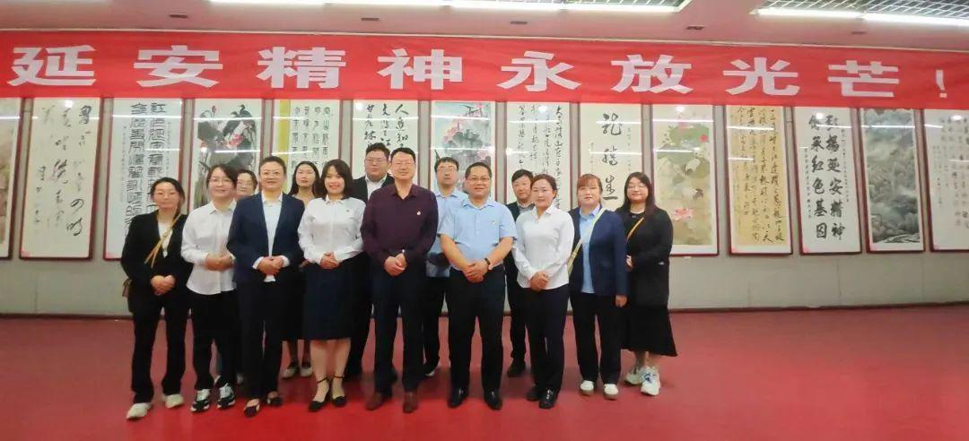 商洛仁真中医脑病康复医院参观“弘扬延安精神，喜庆盛世华诞”书画展