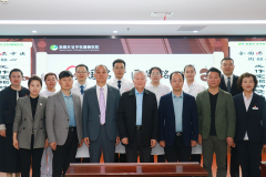 新疆长安中医脑病医院举办全国名中医周铭心工作室工作站揭牌暨传承拜师仪式