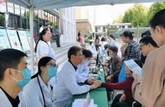 <b>西安中医脑病医院开展义诊活动</b>